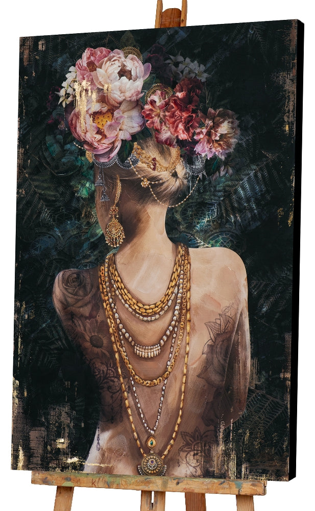 Rückenansicht geschmückte Schönheit