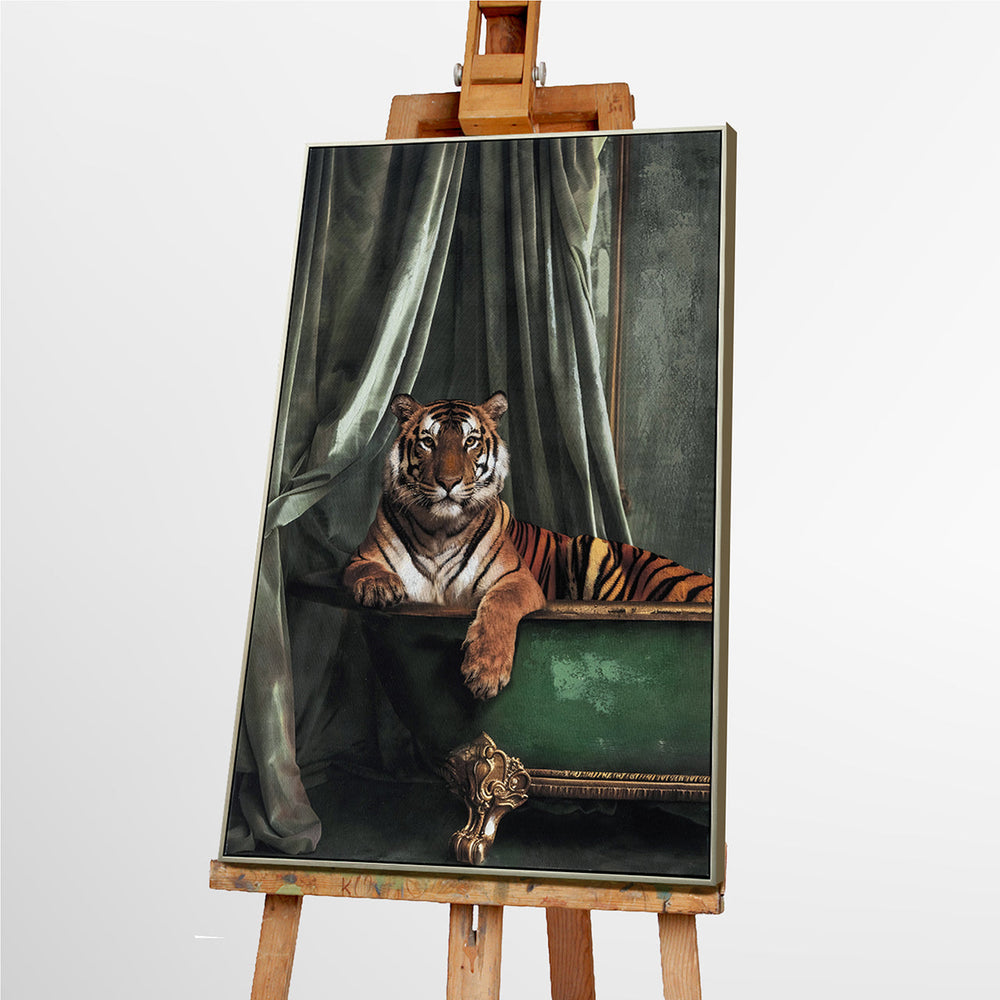 A Quiet Moment in the Jungle – Handveredelter Kunstdruck auf Leinwand