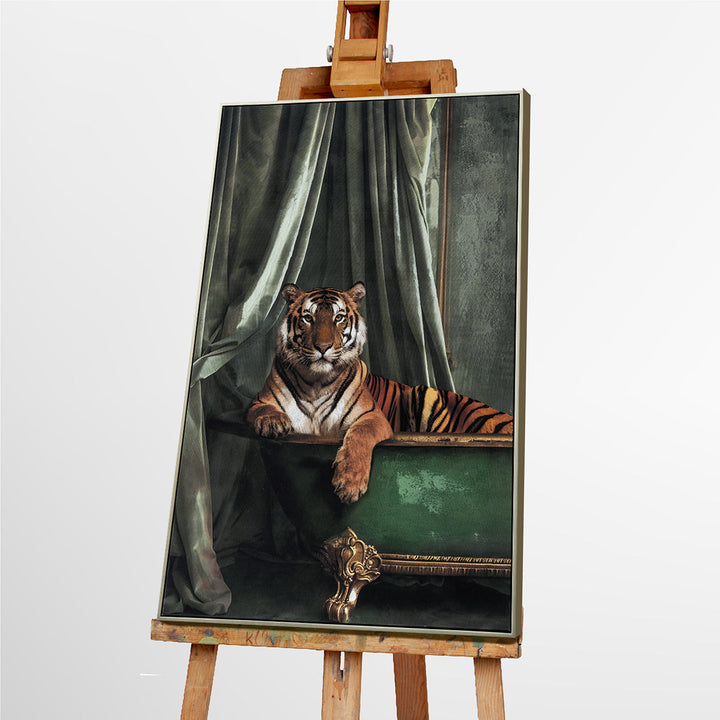 A Quiet Moment in the Jungle – Handveredelter Kunstdruck auf Leinwand