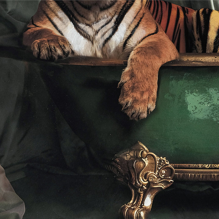 A Quiet Moment in the Jungle – Handveredelter Kunstdruck auf Leinwand