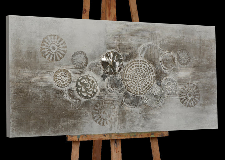 Silberne Ornamente