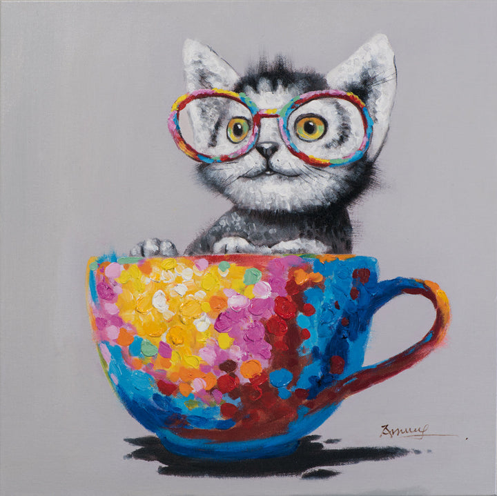 Katze in bunter Tasse
