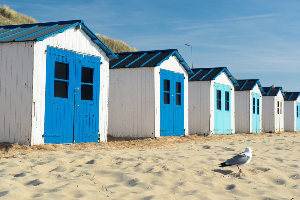 Akustikbild Slim Strandhäuser (80 x 120 cm) – Handveredelter Kunstdruck auf Leinwand
