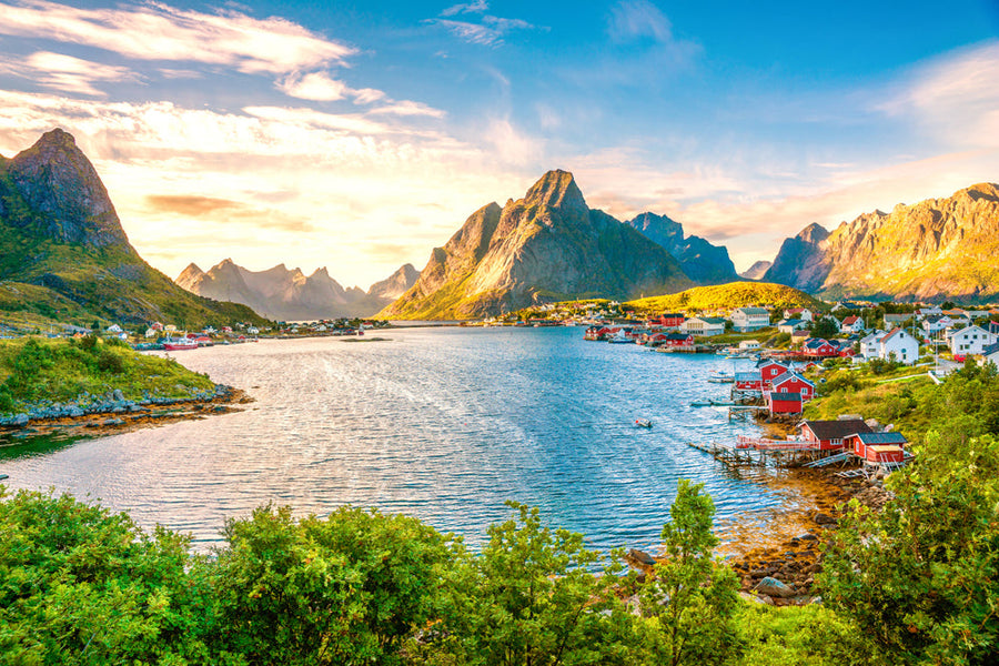 Akustikbild Slim Skandinavisches Dorf am Fjord 3 (80 x 120 cm) – Handveredelter Kunstdruck auf Leinwand