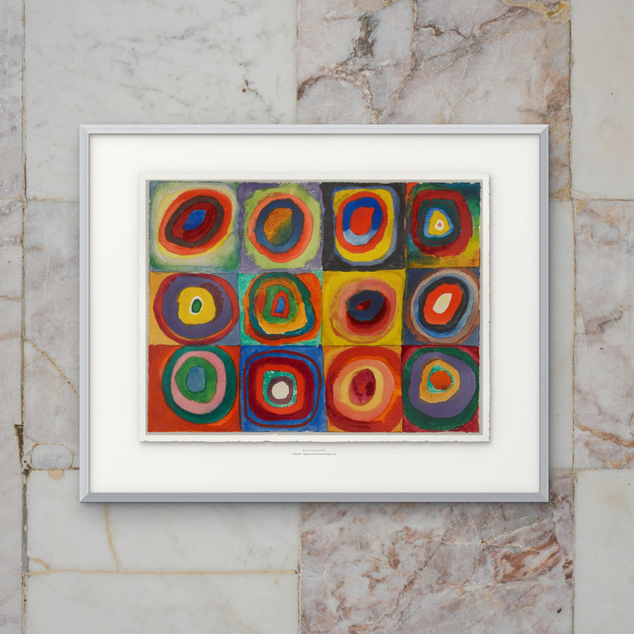 Wassily Kandinsky „ Farbstudie – Quadrate mit konzentrischen Ringen “ als handgerissener Büttendruck im silbernen Rahmen