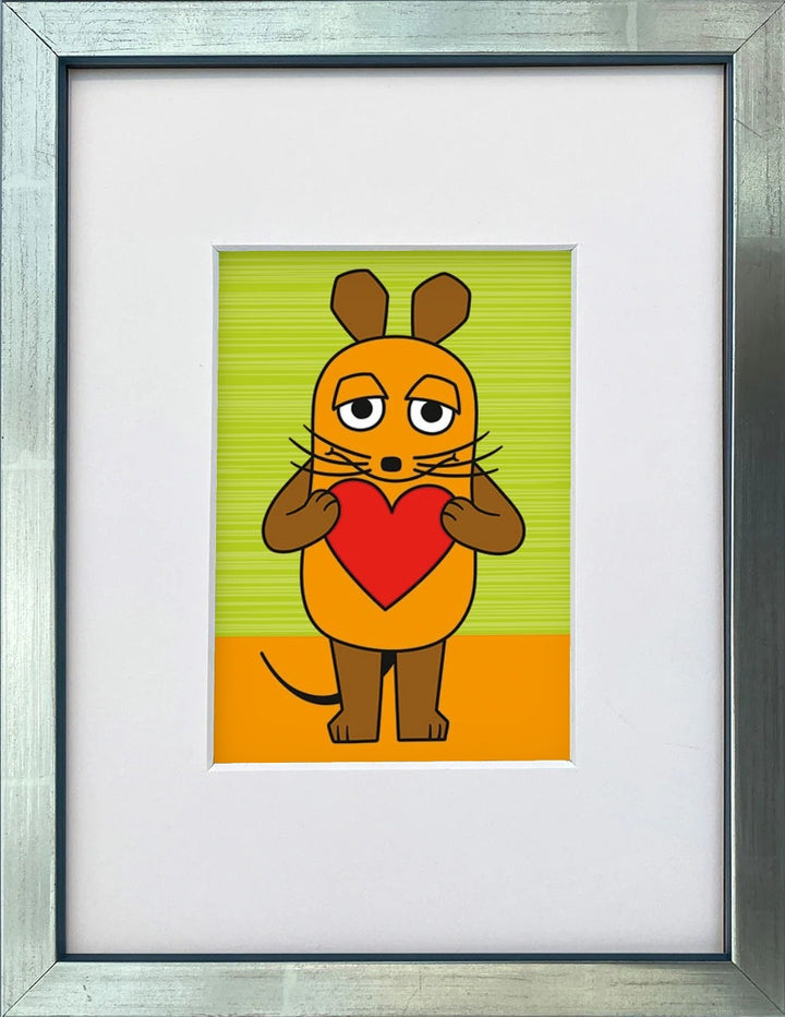 Die Maus „Maus mit Herz“ als gerahmter Miniprint im silbernen Holzrahmen mit Passepartout