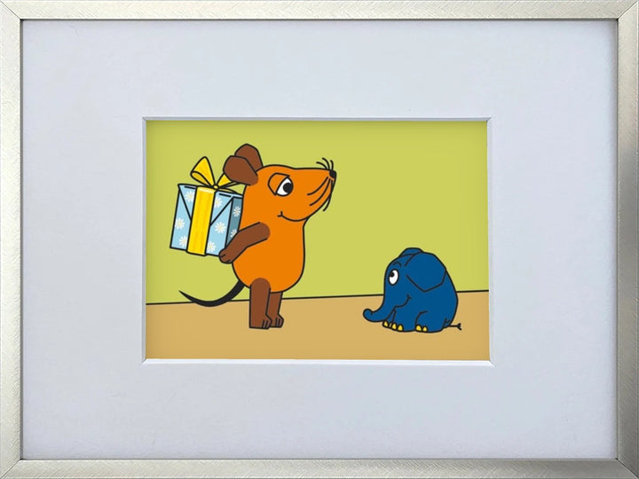 Die Maus „Überraschungspaket“ als gerahmter Miniprint im silbernen Metallrahmen mit Passepartout