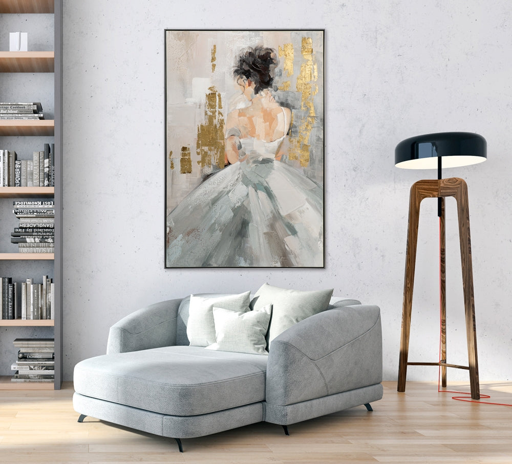 Rückenansicht Frau im weißen Kleid